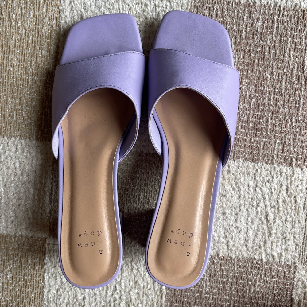 Women’s lilac heels